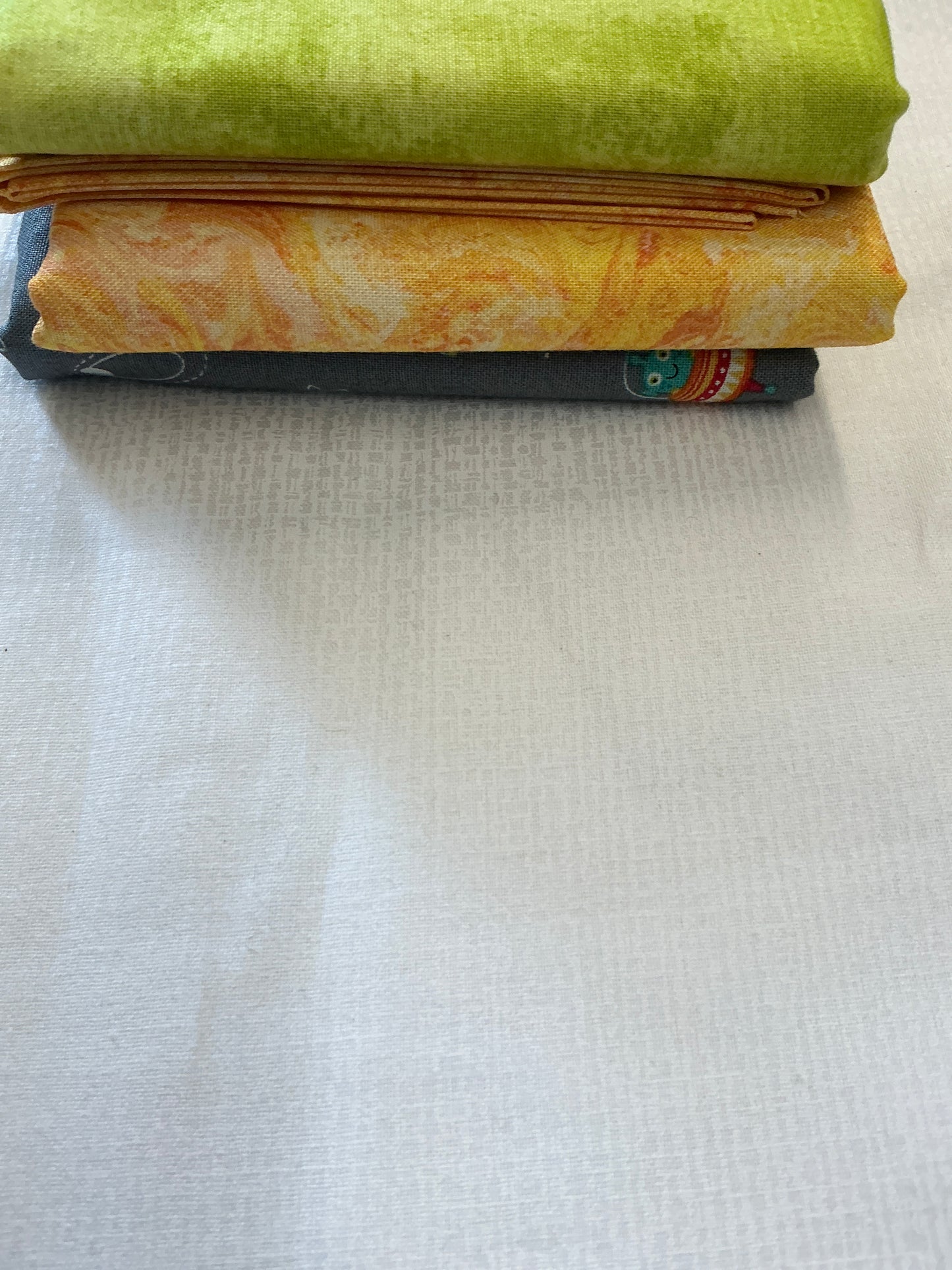 3 yard quilt kits~grey background aliens