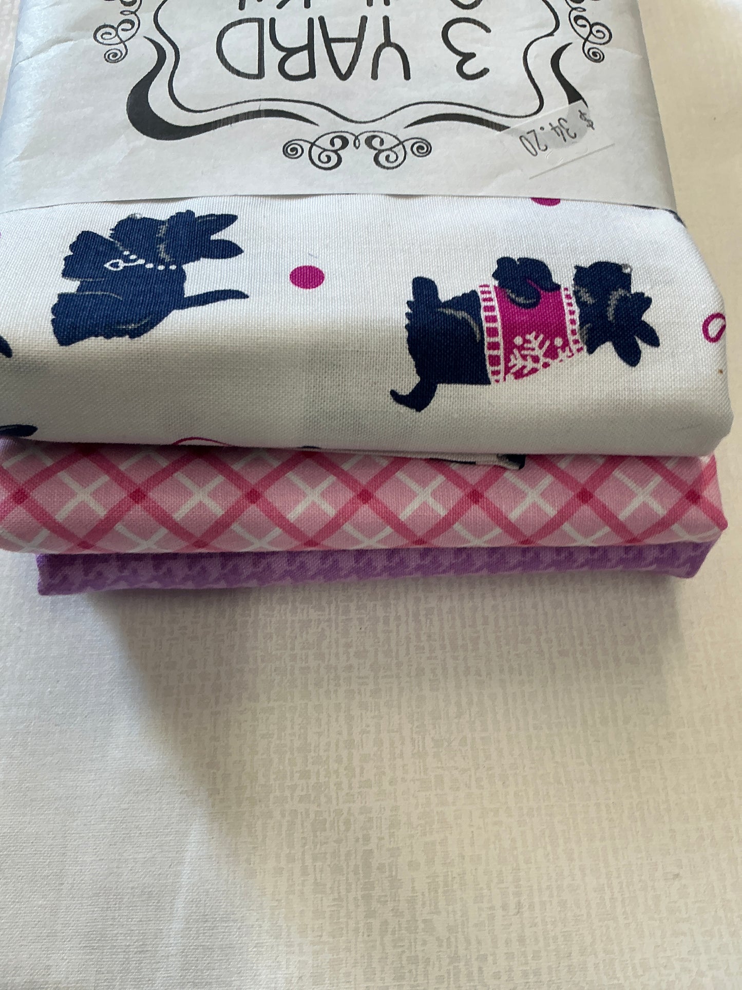 3 yard quilt kits~white background blue dog