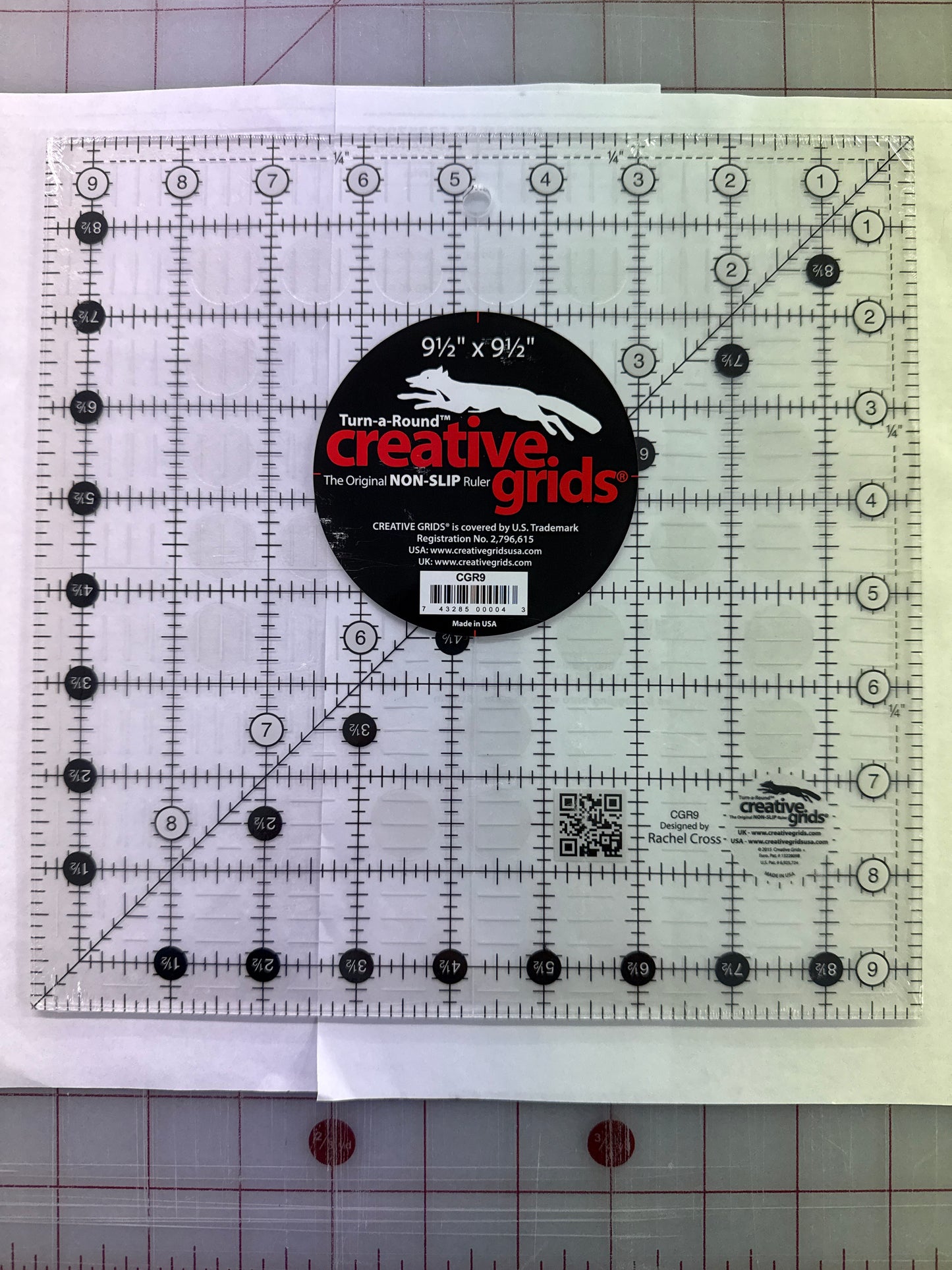 9 1/2 x 9 1/2 Creative grids nonslip ruler