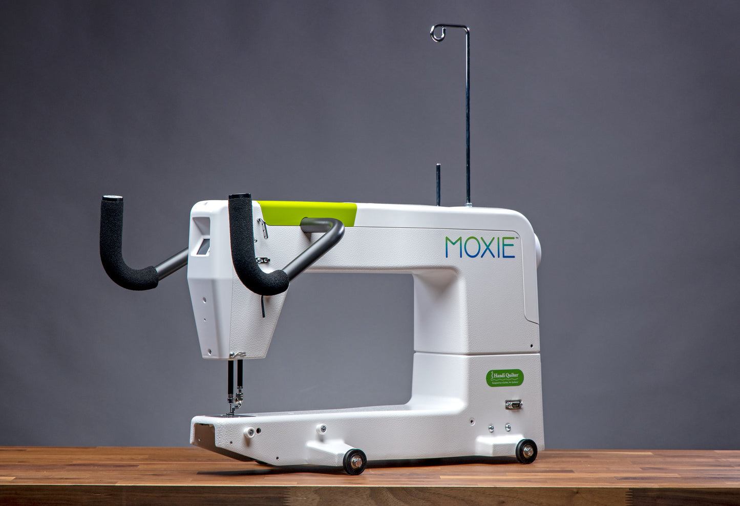 Handi Quilter Moxie XL 18in Long Arm Quilting Machine