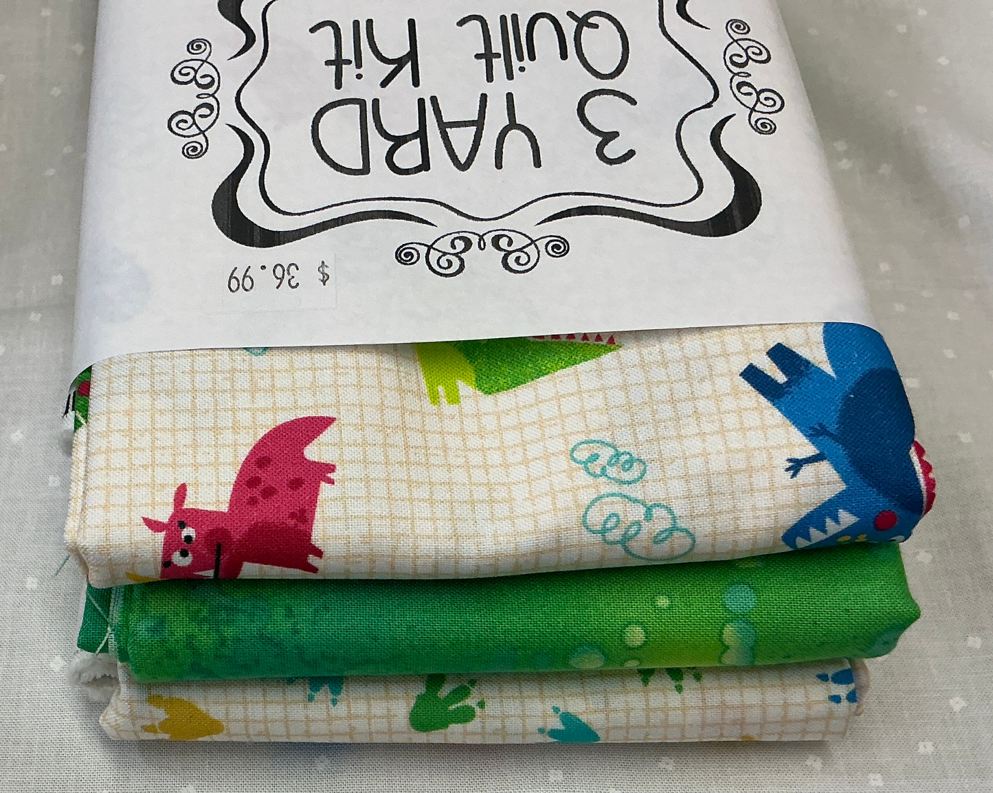 3 Yard Quilt - Dinosaurs Green