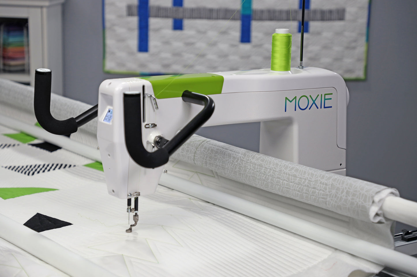 Handi Quilter Moxie XL 18in Long Arm Quilting Machine